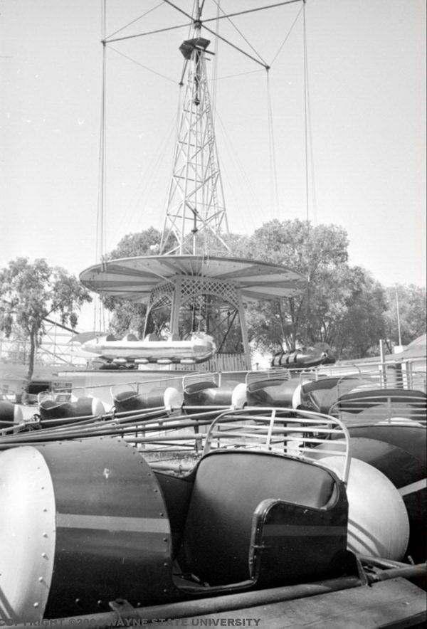 Walled Lake Amusement Park (Walled Lake Park) - Ride With Swing In Background